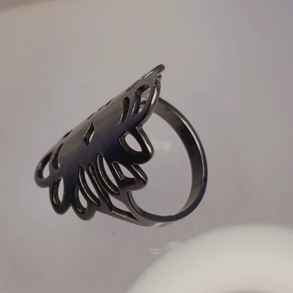 NWT STAINLESS STEEL RING Silver Laser Cut Pattern WOMEN, Size 9 - Picture 12 of 15